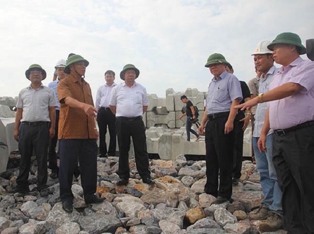 Lãnh đạo TP Hải Phòng kiểm tra tuyến đê Cát Hải