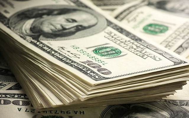 Một số ngân hàng thương mại bắt đầu tăng tỷ giá VND/USD thêm khoảng 2-5 đồng.