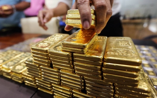 Giá vàng thế giới thấp hơn giá vàng SJC 3,59 triệu đồng/lượng.