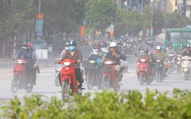 Tại các điểm giao thông, chỉ số AQI đo được đã tăng cao.