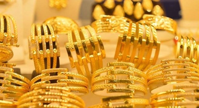 Giá vàng thế giới đang rẻ hơn giá vàng trong nước 3,53 triệu đồng/lượng.