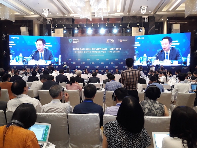 Các chuyên gia cho rằng, cần phải xây dựng thị trường vốn dài hạn ngay từ bây giờ