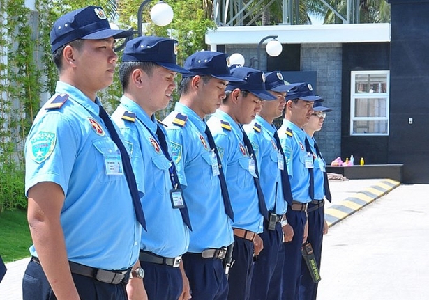 Các công ty kinh doanh dịch vụ đòi nợ phải sử dụng nhân viên đủ điều kiện, tiêu chuẩn.