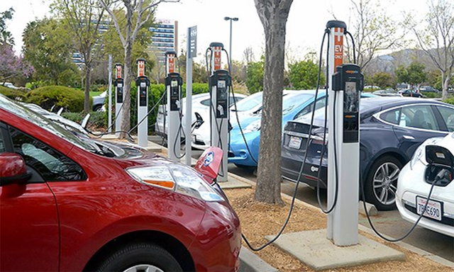 Hiện có khoảng 12.000 xe điện đang lưu thông ở London