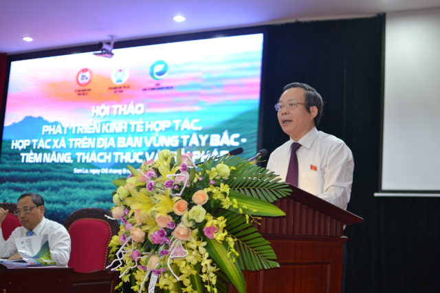 Phó Chủ tịch Quốc hội Phùng Quốc Hiển phát biểu chỉ đạo Hội nghị.