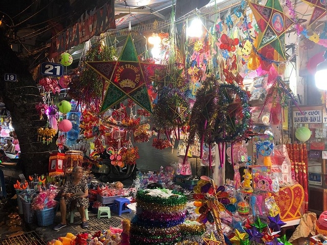 Đèn ông sao là mặt hàng bán chạy nhất trong dịp Trung thu