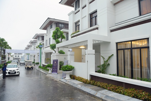 Dãy biệt thự Phoenix Hill đã hoàn thiện mặt ngoài và đi vào bàn giao