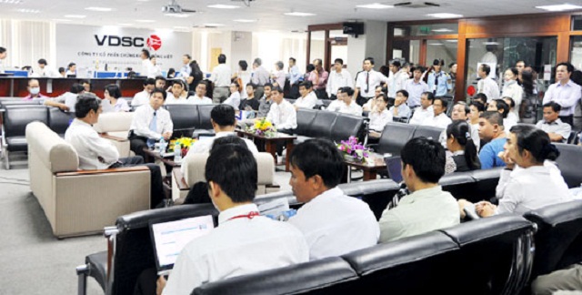 Nhà đầu tư phải phân bổ tỷ trọng giữa phần nắm giữ trung hạn và phần quay vòng ngắn hạn sao cho hợp lý