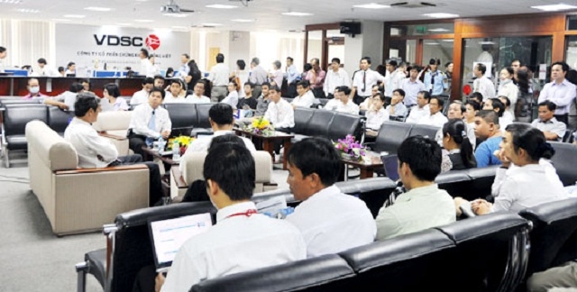 Nhà đầu tư phải phân bổ tỷ trọng giữa phần nắm giữ trung hạn và phần quay vòng ngắn hạn sao cho hợp lý