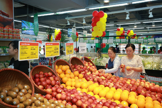 Siêu thị Vinmart tại Vincom Plaza Phủ Lý với sản phẩm phong phú và chất lượng luôn đặc biệt thu hút các bà nội trợ.