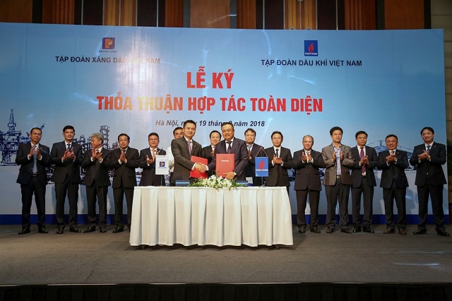 Lãnh đạo PVN và Petrolimex ký kết hợp tác chiến lược, cam kết cùng hợp tác đầu tư, kinh doanh và