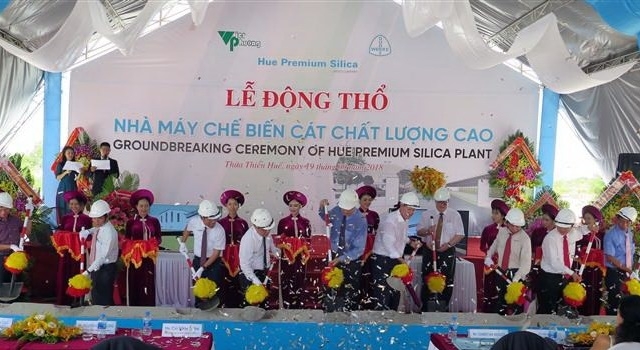 Động thổ xây dựng nhà máy chế biến cát, bột thạch anh ít sắt chất lượng cao (Ảnh Internet)