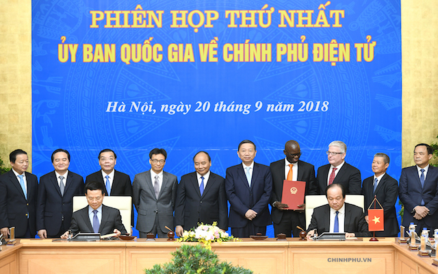 Thủ tướng Nguyễn Xuân Phúc chủ trì phiên họp đầu tiên của Ủy ban Quốc gia về Chính phủ điện tử