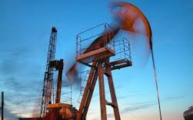 Dấu hiệu sản lượng khai thác dầu thô tại Mỹ tăng trưởng chậm lại cũng là một nhân tố quan trọng hỗ trợ giá dầu mỏ mấy ngày qua.