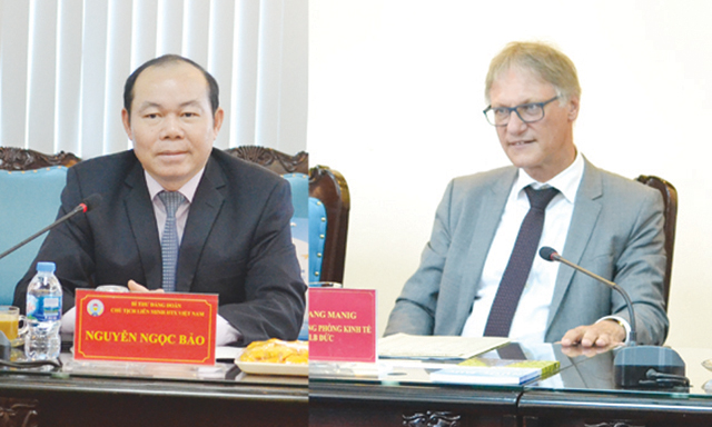 Chủ tịch Nguyễn Ngọc Bảo và Phó Đại sứ CHLB Đức Wolfgang Manig tại buổi làm việc