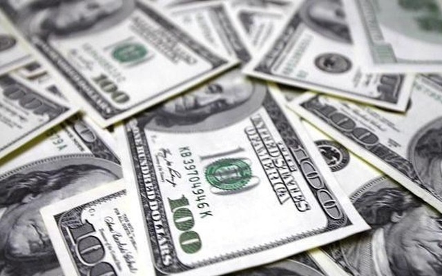 Trên thị trường tự do, giá mua - bán USD hiện đang là 23.410-23.430 đồng/USD.