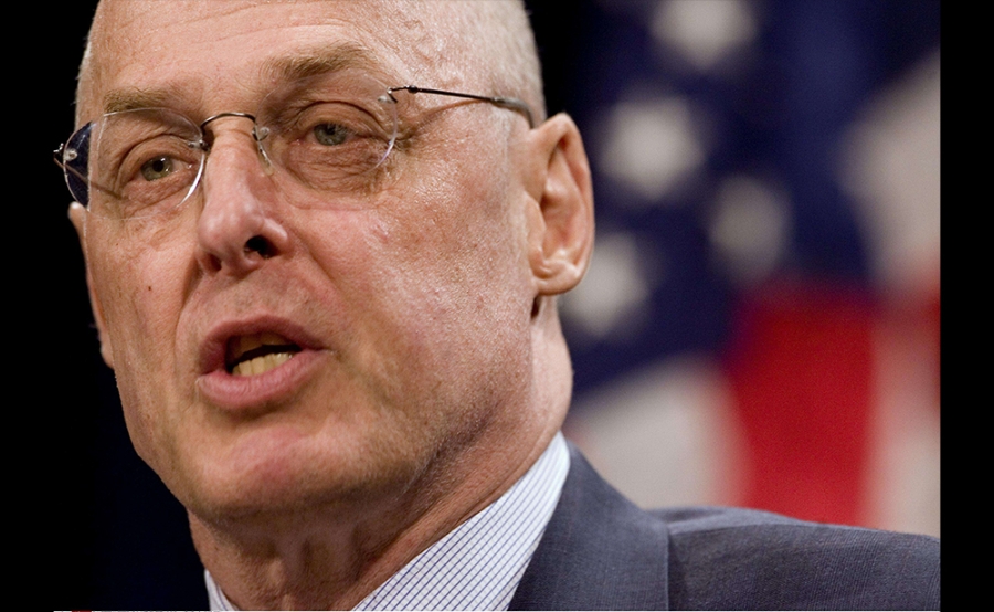 Henry Paulson (72 tuổi) Vào thời điểm năm 2008, ông chủ cũ của Goldman Sachs (ông đã dành 32 năm ở đó) đang giữ chức vụ Bộ trưởng Tài chính Mỹ. Ông đứng sau kế hoạch giải cứu cho hệ thống ngân hàng Mỹ - một kế hoạch 700 tỷ đô la. Mặt khác, việc ông để ngân hàng Lehman Brothers chết đã gây ra một trận động đất trên thị trường tài chính. Cựu vô địch đấu vật thời trung học Henry Paulson đã đánh giá thấp tác động của một cuộc phá sản như vậy. Nhưng những người khác lại thấy trong quyết định này như một món quà ông dành cho “ngôi nhà cũ” Goldman Sachs, nơi mà ông đã rời ghế Chủ tịch ngân hàng có nhiều khoản cho vay dưới chuẩn để trở thành Bộ trưởng Tài chính Mỹ năm 2006. Ở tuổi 72, sau khi rời khỏi Phố Wall, ông đã thành lập Viện Paulson năm 2011 với quan điểm thúc đẩy tăng trưởng bền vững và môi trường. Ảnh: SIPA