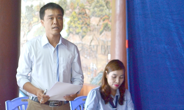 Ông Lê Văn Cương báo cáo về tình hình phát triển của HTX Hà Phong