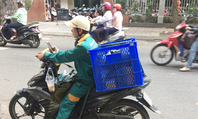 Chưa bao giờ nghề ship lại phổ biến như lúc này