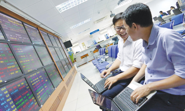 Dòng tiền đầu tư bất động sản có dấu hiệu sang chứng khoán