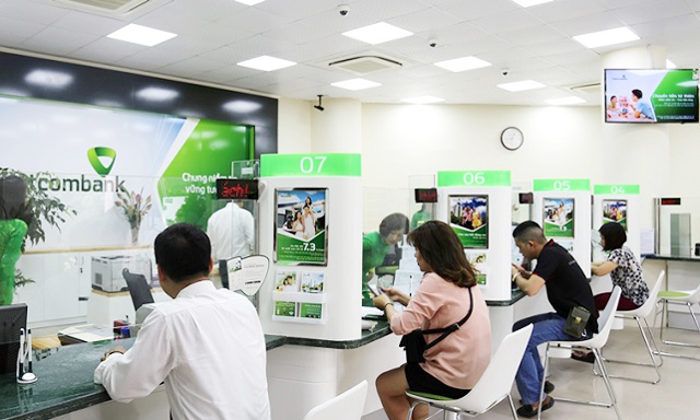 Nếu thoái vốn thành công, Vietcombank chỉ còn nắm giữ cổ phần của MB và Eximbank theo đúng quy định của Thông tư 36