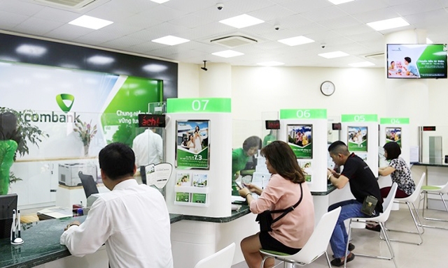 Nếu thoái vốn thành công, Vietcombank chỉ còn nắm giữ cổ phần của MB và Eximbank theo đúng quy định của Thông tư 36