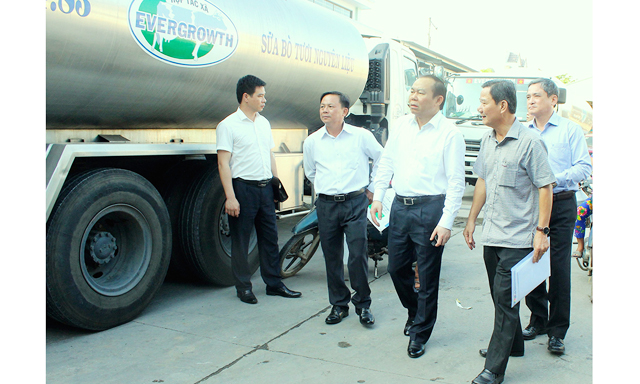 Chủ tịch Liên minh HTX Việt Nam Nguyễn Ngọc Bảo thăm HTX EVERGROWTH