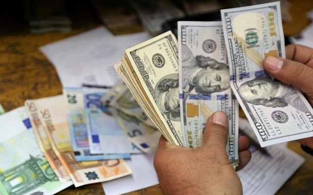 Tỷ giá ngoại tệ ngày 12/10 diễn biến theo xu hướng đồng USD sụt giảm.