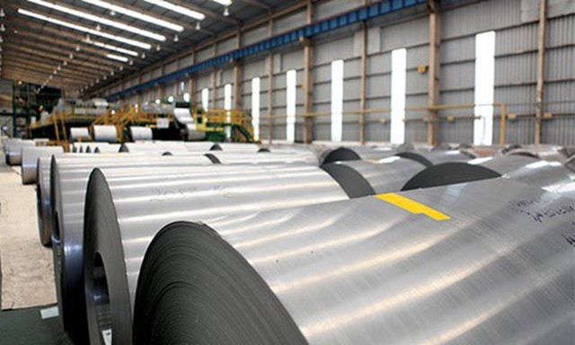 Cổ phiếu NKG đã lao dốc từ mức 15.000 đồng/ cp xuống 13.300 đồng/cp