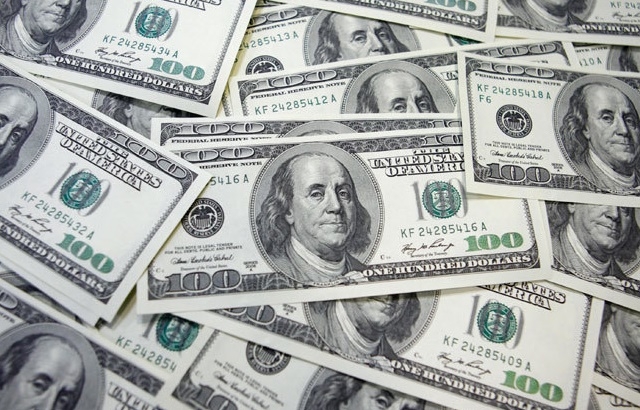 Trên thị trường tự do, giá mua - bán USD hiện đang là 23.440 23.460 đồng/USD, tăng 20 đồng mỗi chiều giao dịch.