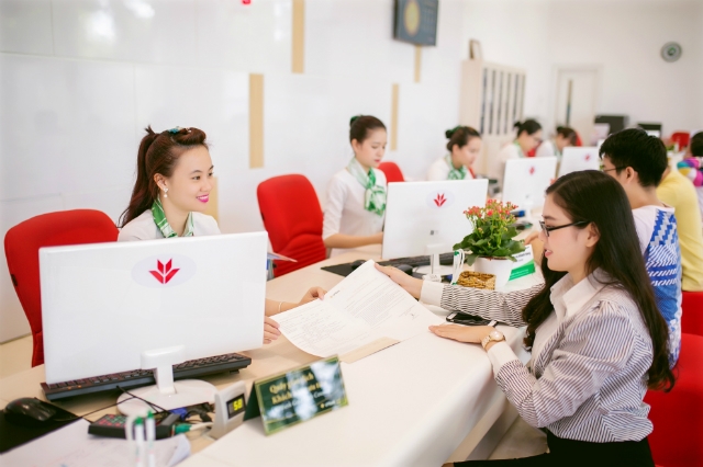 Lợi nhuận hợp nhất trước thuế 9 tháng của VPBank đạt 6.125 tỷ đồng, doanh thu đạt hơn 22.100 tỷ tăng 26% so với cùng kỳ