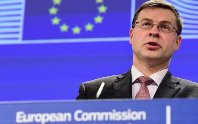 Ông Dombrovskis cảnh báo Italia có nguy cơ trở thành bẫy nợ (Ảnh: Internet)