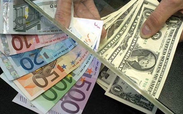 Trên thị trường tự do, giá mua - bán USD đang là 23.465- 23.475 đồng/USD.