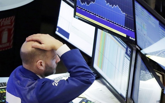 Dow Jones đã giảm 7,1% trong tháng 10, trong khi đó S&P 500 giảm 8,9% và Nasdaq là 11,7%.