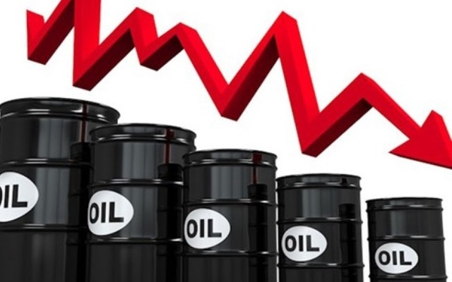 Giá dầu Brent và WTI đang trên đà giảm lần lượt 6,6% và 8,5% trong tháng 10.