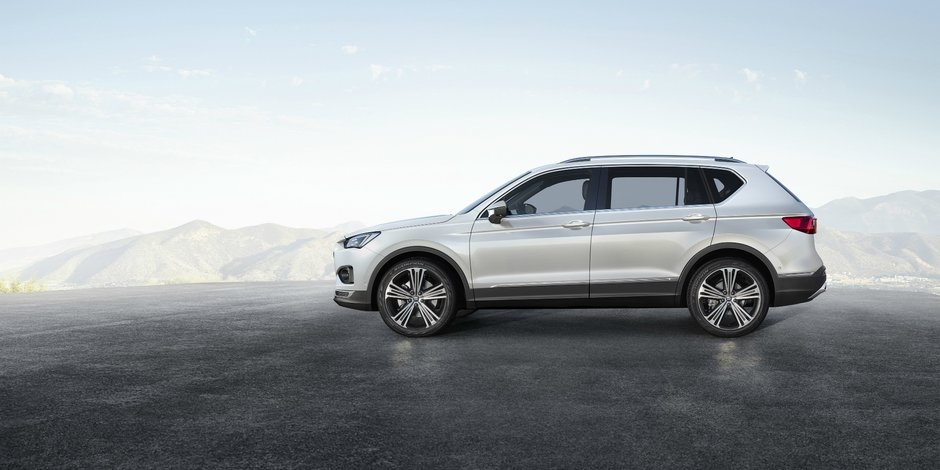 Seat Tarraco Hoàn toàn chưa sản xuất một mẫu SUV nào hai năm trước đây, thương hiệu Tây Ban Nha Tarraco trở thành mẫu SUV thứ ba của Seat nổi bật tại triển lãm Paris. Với chiều dài 4,74 mét, Tarraco nằm trong phân khúc bao gồm dòng xe Ateca và Arona. Đối với Seat, chiếc SUV là một bước chuyển bắt buộc để quay lại với sự sôi động của thị trường. Kết quả rất đáng khích lệ khi Ateca tái định vị thương hiệu, và sự xuất hiện của Arona vào đầu năm 2018 đã thúc đẩy doanh thu. (Ảnh: Seat)