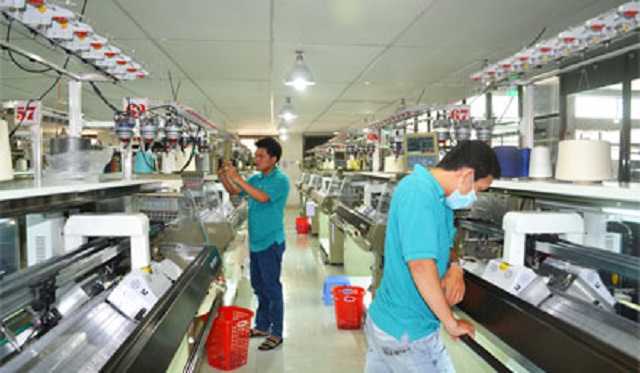 Máy móc hiện đại là một trong những yếu tố hạn chế ô nhiễm môi trường trong dệt may