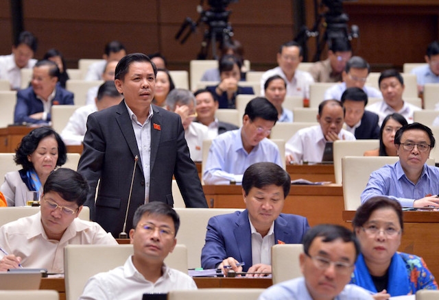 Bộ trưởng GTVT Nguyễn Văn Thể trả lời chất vấn đại biểu Phạm Thị Thu Trang