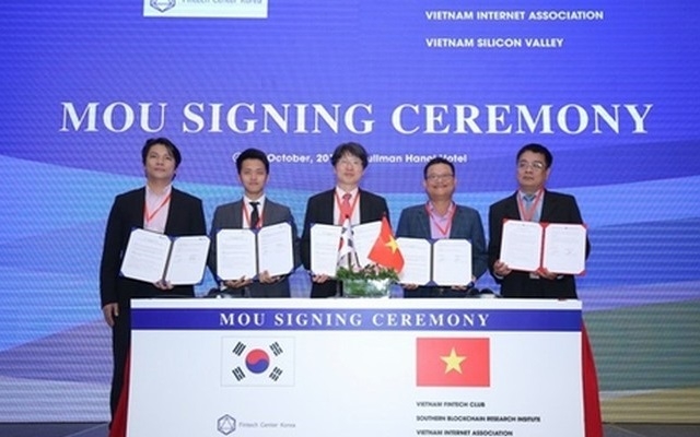 Ký kết thoả thuận hợp tác song phương giữa Viện Nghiên cứu Blockchain Miền Nam và Hiệp hội Fintech Hàn Quốc (Ảnh: Internet)