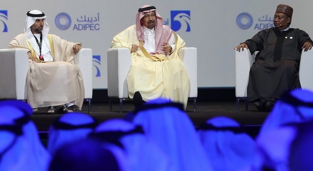 Tổng thống Trump ghi trạng thái trên Twitter kêu gọi OPEC không giảm sản lượng, giá dầu lập tức giảm (Ảnh Internet)