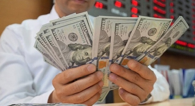 Các ngân hàng tiếp tục tăng nhẹ giá mua vào - bán ra USD.