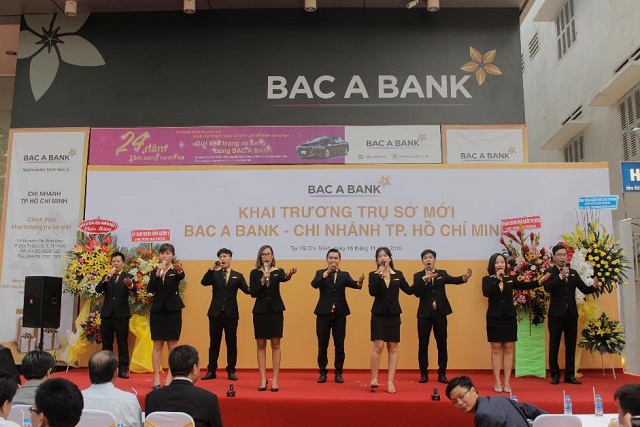 Tiết mục văn nghệ chào mừng của tập thể CBNV BAC A BANK - CN TP. Hồ Chí Minh