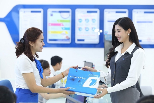 Khách hàng đăng ký thuê bao trả trước mạng VinaPhone sẽ có cơ hội trúng thưởng nhiều phần quà hấp dẫn khi nạp thẻ