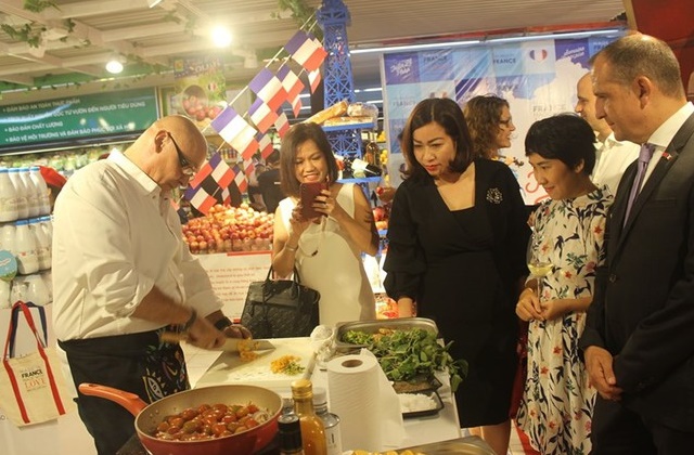 Mỗi năm có 3.500 tấn táo, 500 tấn kiwi nhập từ Pháp được tiêu thụ ở hầu hết các kênh bán lẻ lớn ở Việt Nam