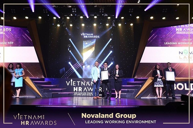 Đại diện Tập đoàn Novaland nhận giải Vietnam HR Awards 2018