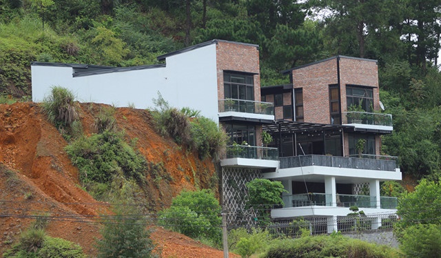 Một công trình vi phạm đất rừng phòng hộ ở Sóc Sơn (Ảnh: Internet)