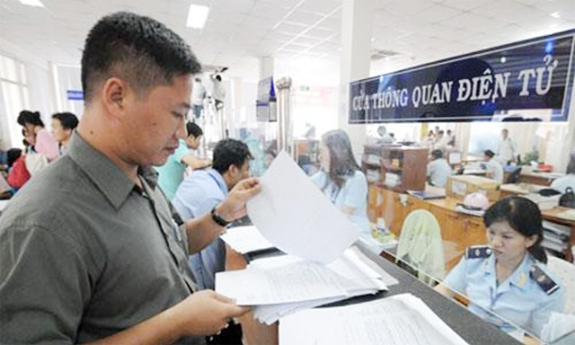 Tuân thủ pháp luật của DN trong hoạt động XNK là việc làm cần thiết