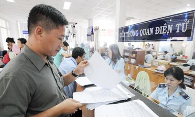 Tuân thủ pháp luật của DN trong hoạt động XNK là việc làm cần thiết