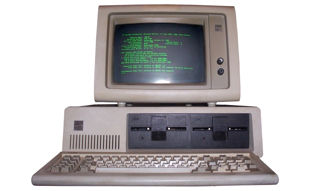 Tháng 8 năm 1981. Ra đời phiên bản MS-DOS 1.0. Hệ điều hành đầu tiên của hãng công nghệ do Bill Gates sáng lập. Ảnh: DR