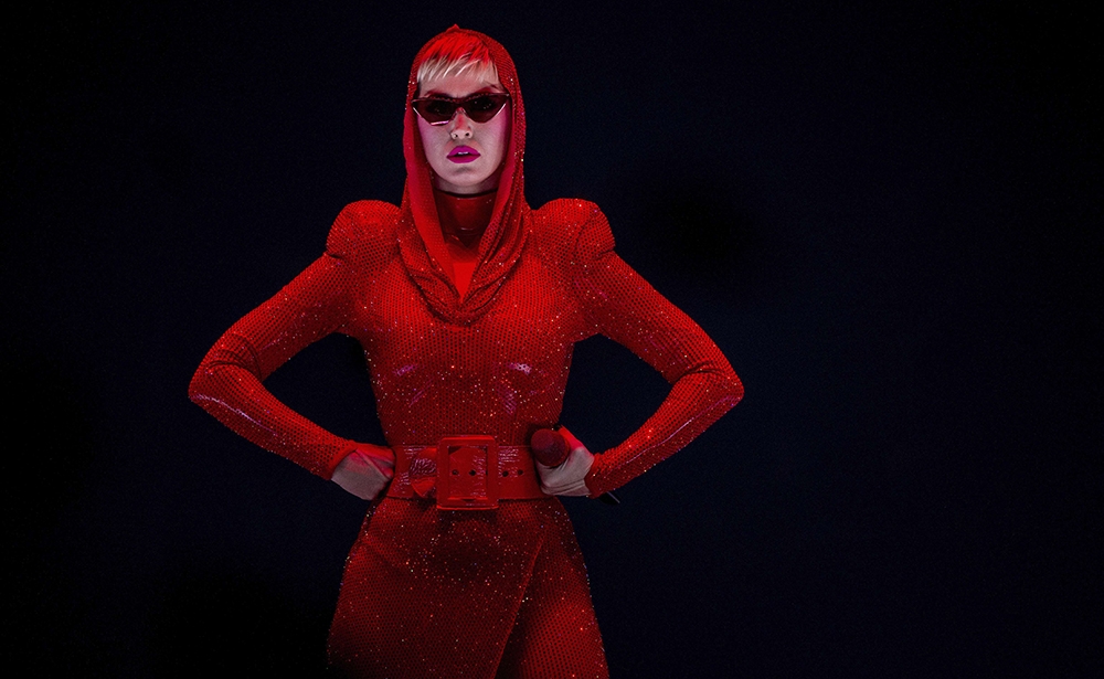 Hơn nửa tỷ đô la. Đó là tổng số tiền mà 10 nữ ca sĩ có thu nhập cao nhất trên thế giới kiếm được từ giữa tháng 6 năm 2017 đến tháng 6 năm 2018. Tạp chí Forbes vừa công bố xếp hạng hàng năm những nữ ca sĩ kiếm nhiều tiền nhất trong năm 2018. Kết quả cho thấy các ngôi sao nhạc pop Mỹ vẫn giữ đỉnh cao. Xem ảnh.